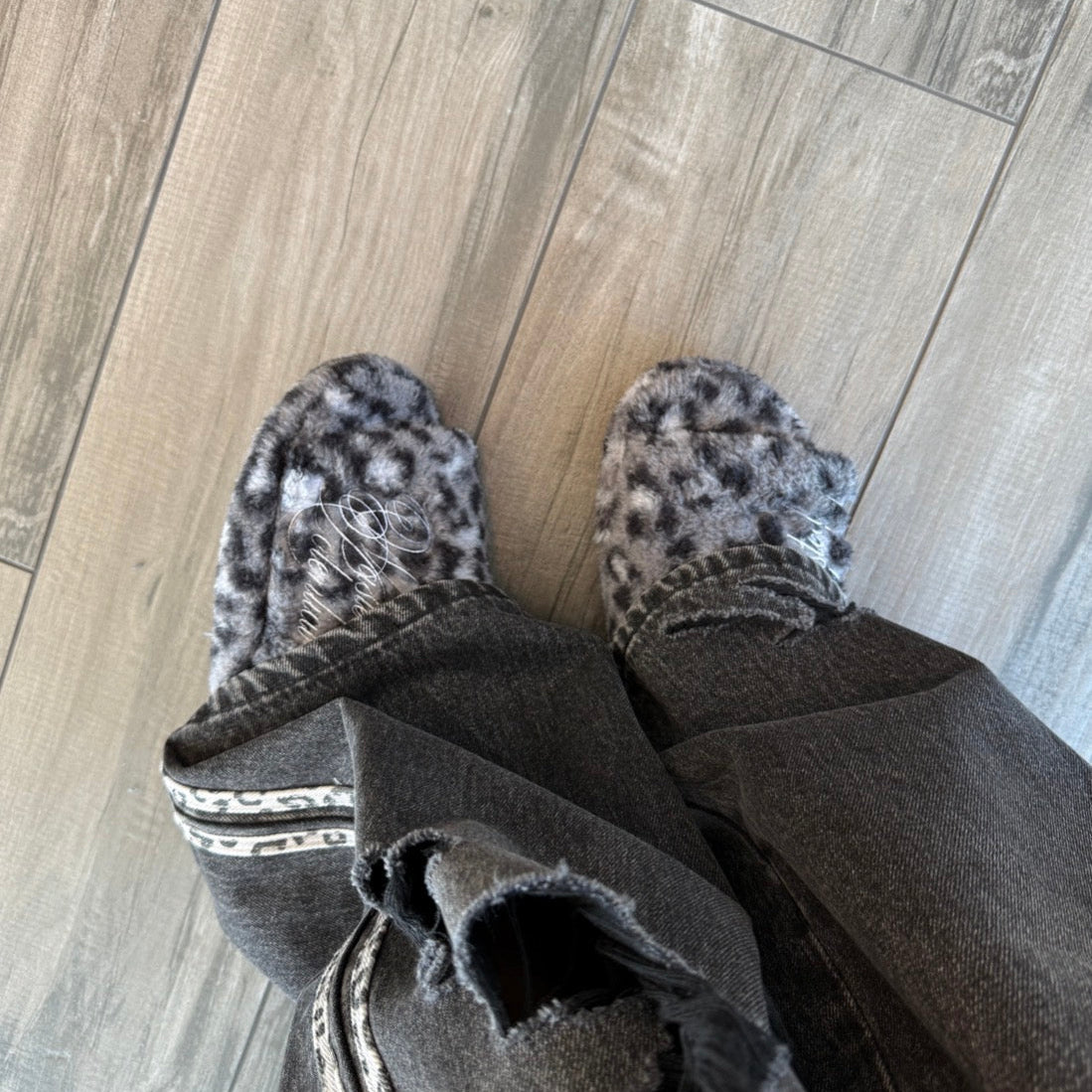 Custom Snow Leopard Fuzzy Slides